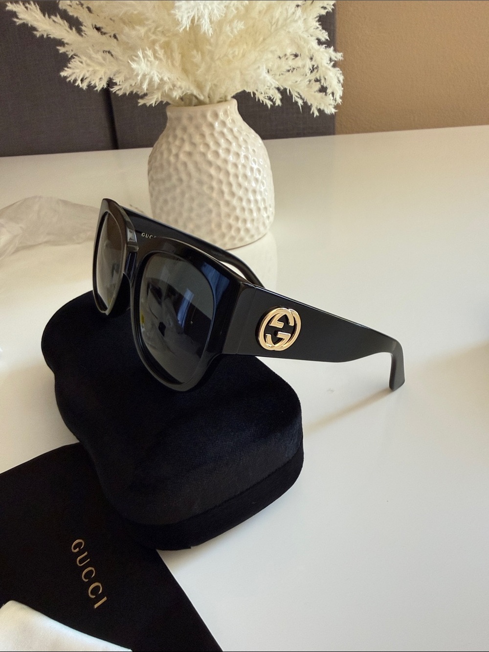 NWT , Gucci Women’s GG0142SAN  55mm Sunglasses black & gold